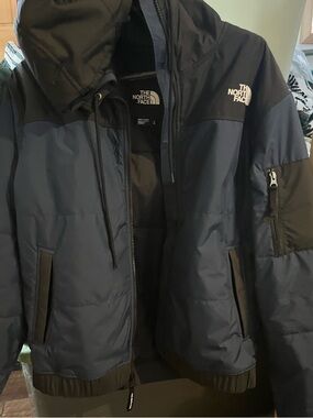 The North Face Men’s Navy and Black Hooded Puffer Jacket